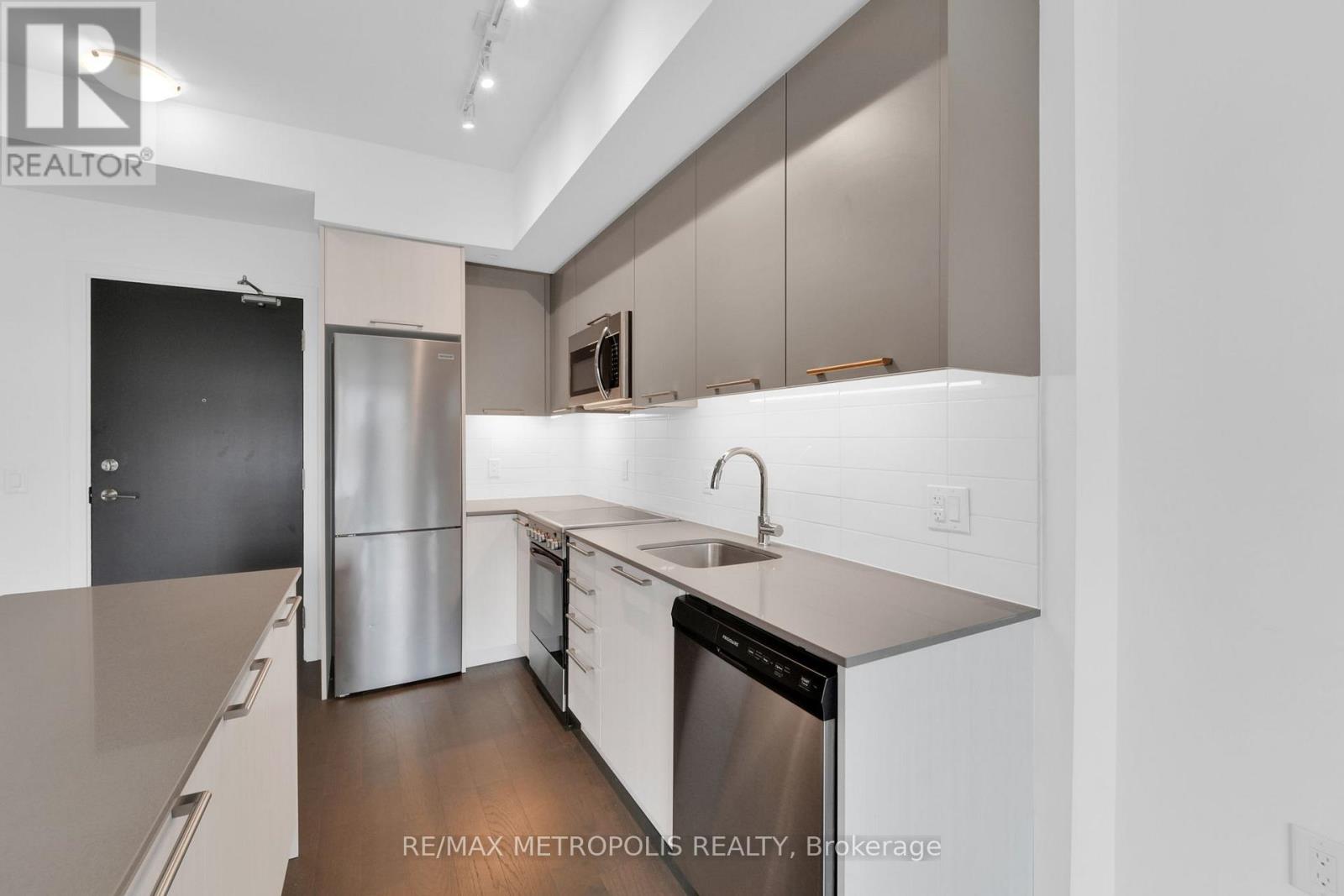 602 - 25 Neighbourhood Lane, Toronto, Ontario  M8Y 0C3 - Photo 7 - W12567726