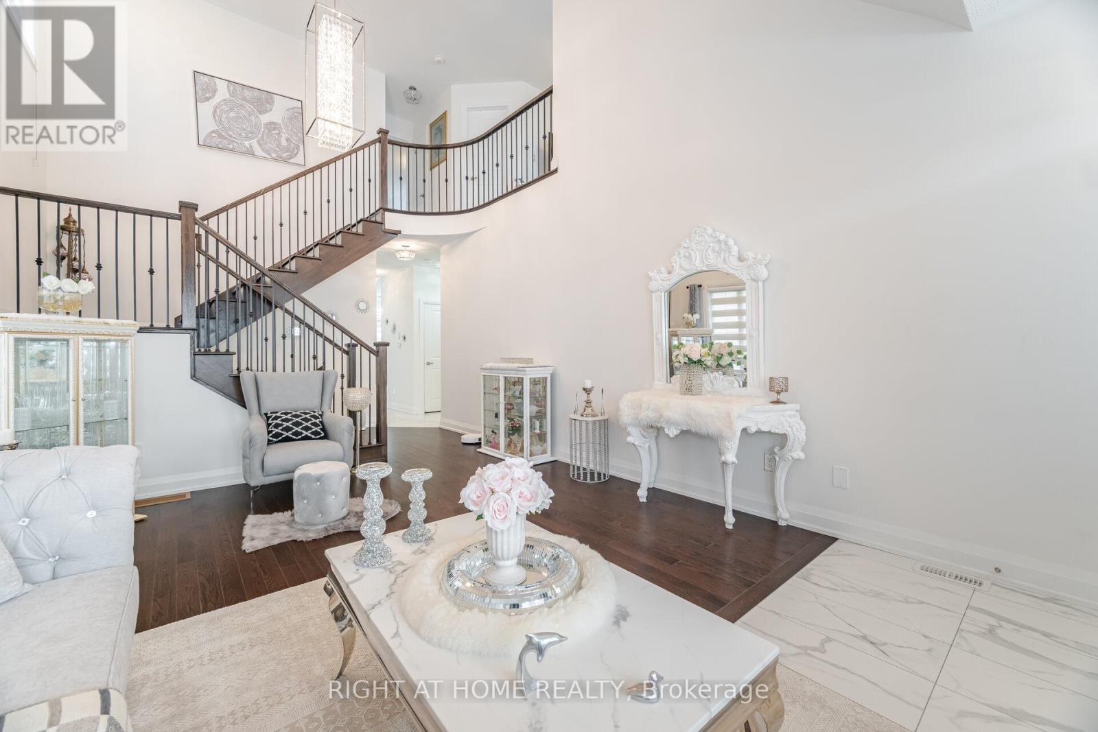 81 Muzzo Drive, Brampton, Ontario  L6R 3Y4 - Photo 10 - W12567730