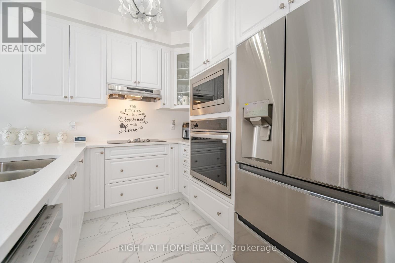 81 Muzzo Drive, Brampton, Ontario  L6R 3Y4 - Photo 13 - W12567730