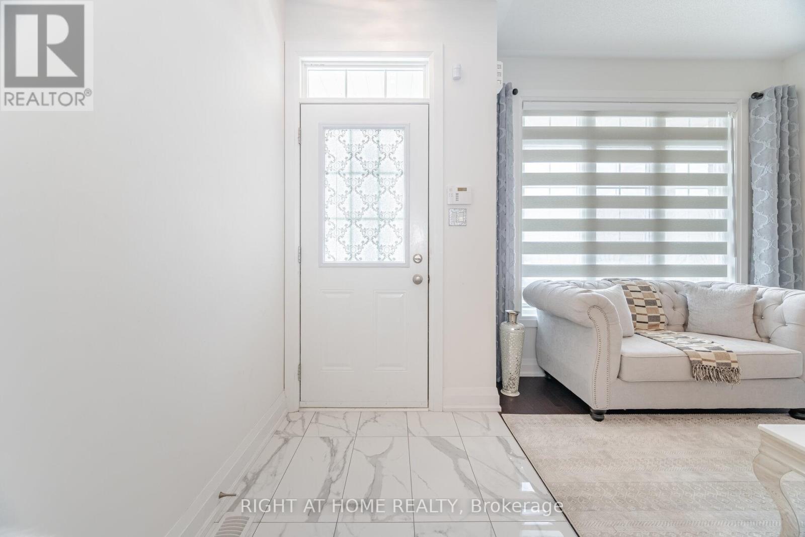 81 Muzzo Drive, Brampton, Ontario  L6R 3Y4 - Photo 5 - W12567730