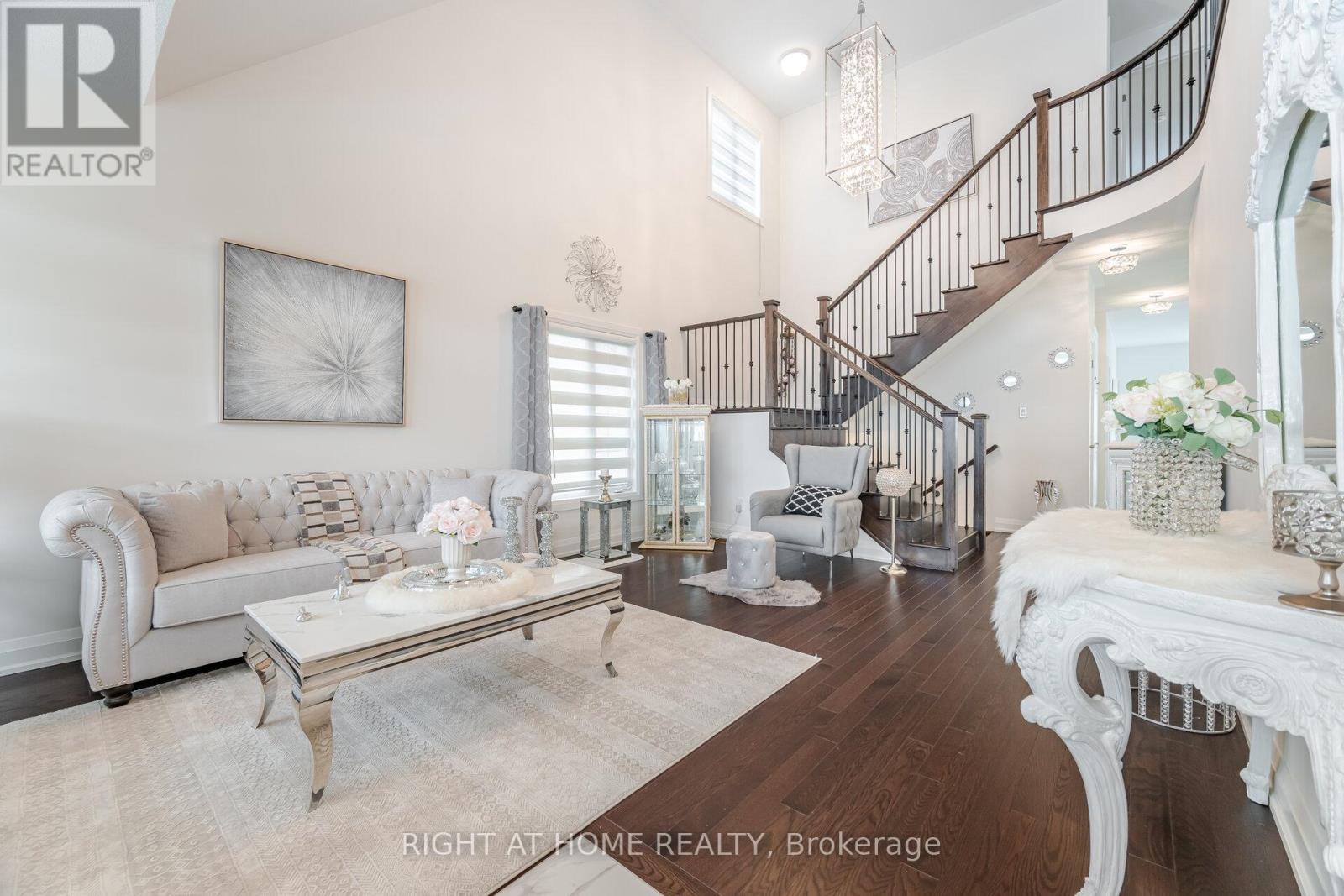 81 Muzzo Drive, Brampton, Ontario  L6R 3Y4 - Photo 6 - W12567730