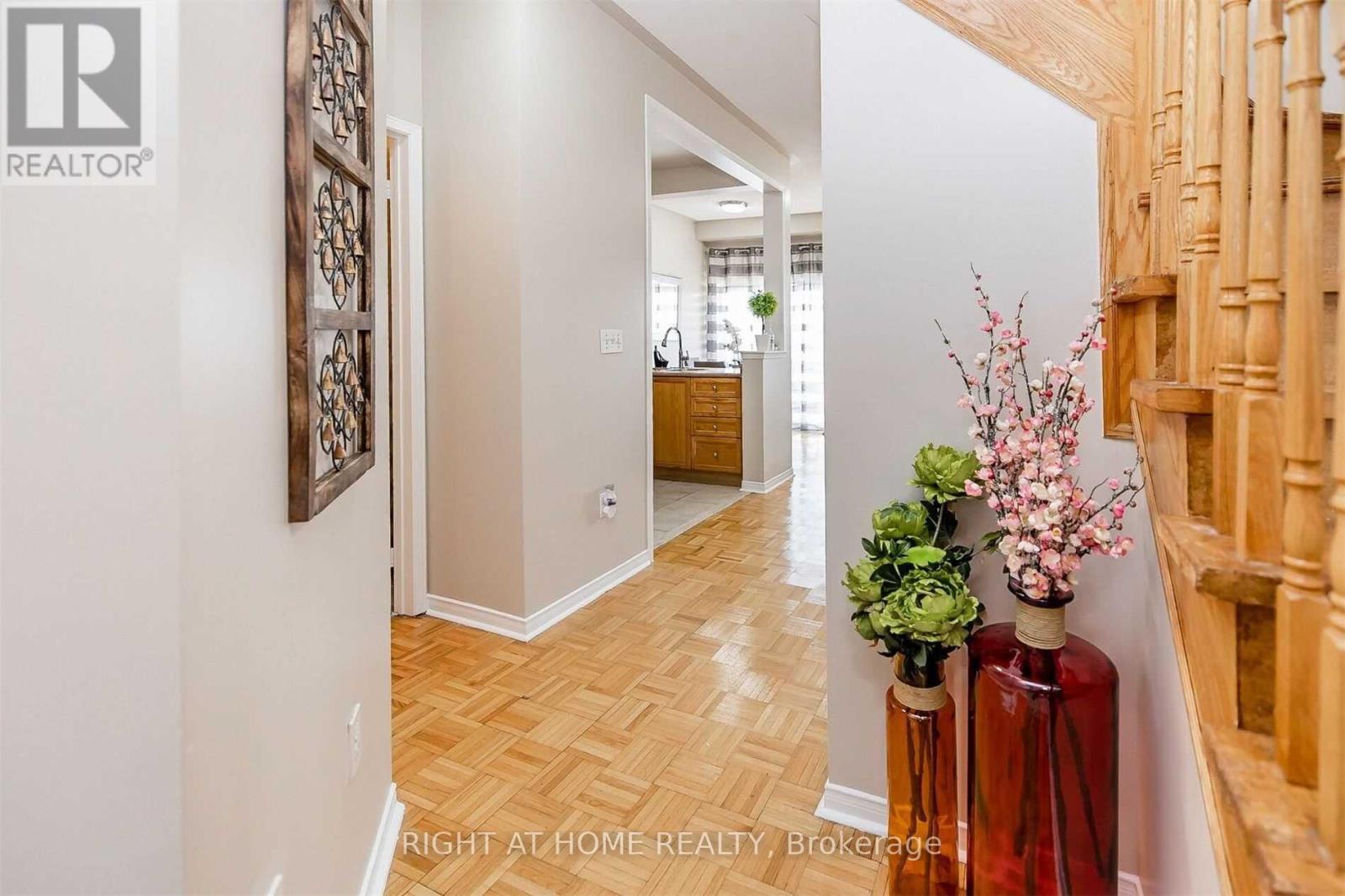 48 Pennyroyal Crescent, Brampton, Ontario  L6S 6J7 - Photo 10 - W12567734