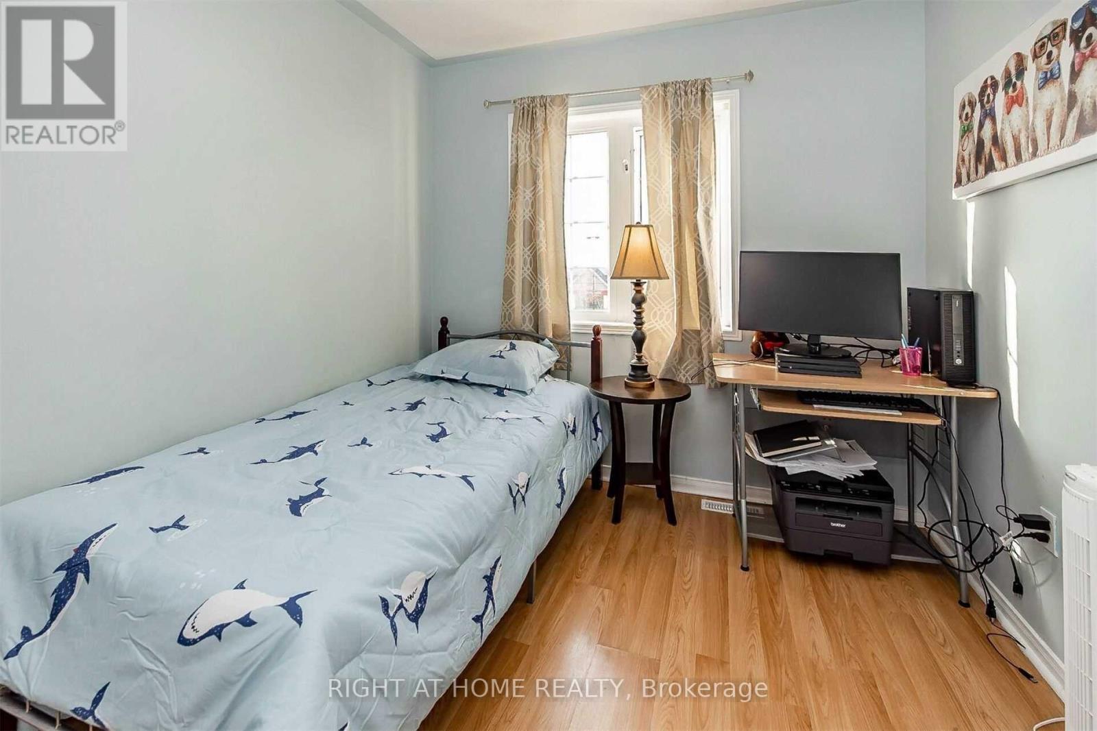 48 Pennyroyal Crescent, Brampton, Ontario  L6S 6J7 - Photo 13 - W12567734