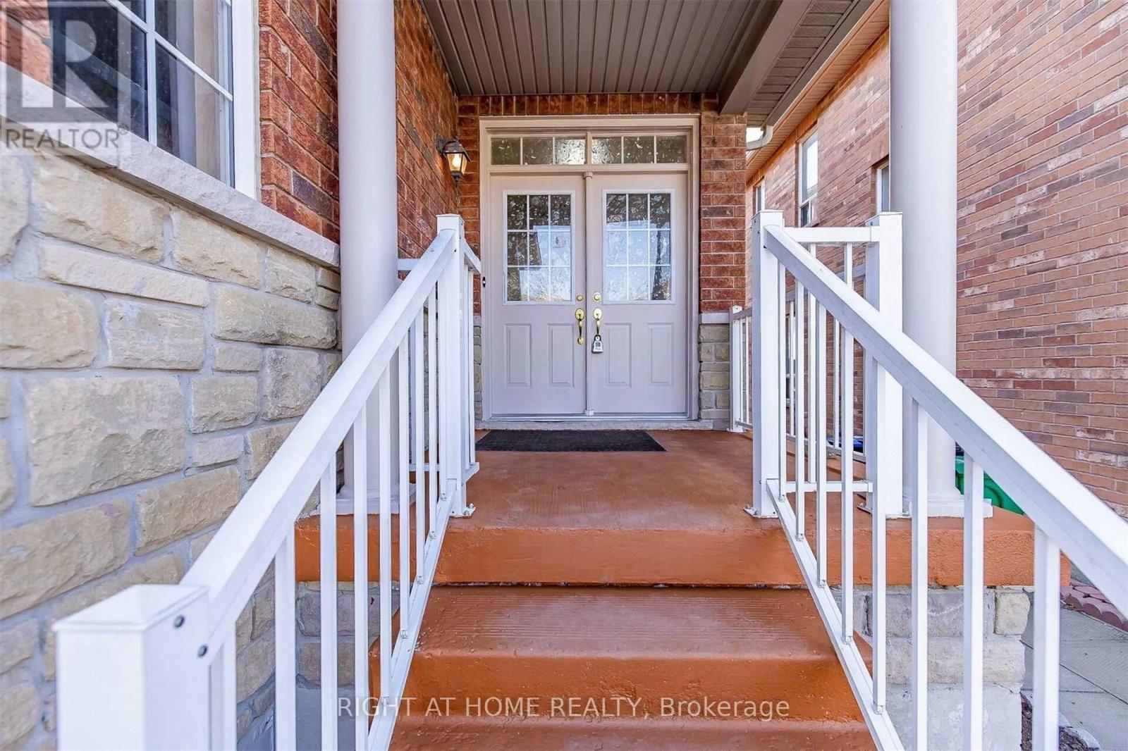 48 Pennyroyal Crescent, Brampton, Ontario  L6S 6J7 - Photo 2 - W12567734