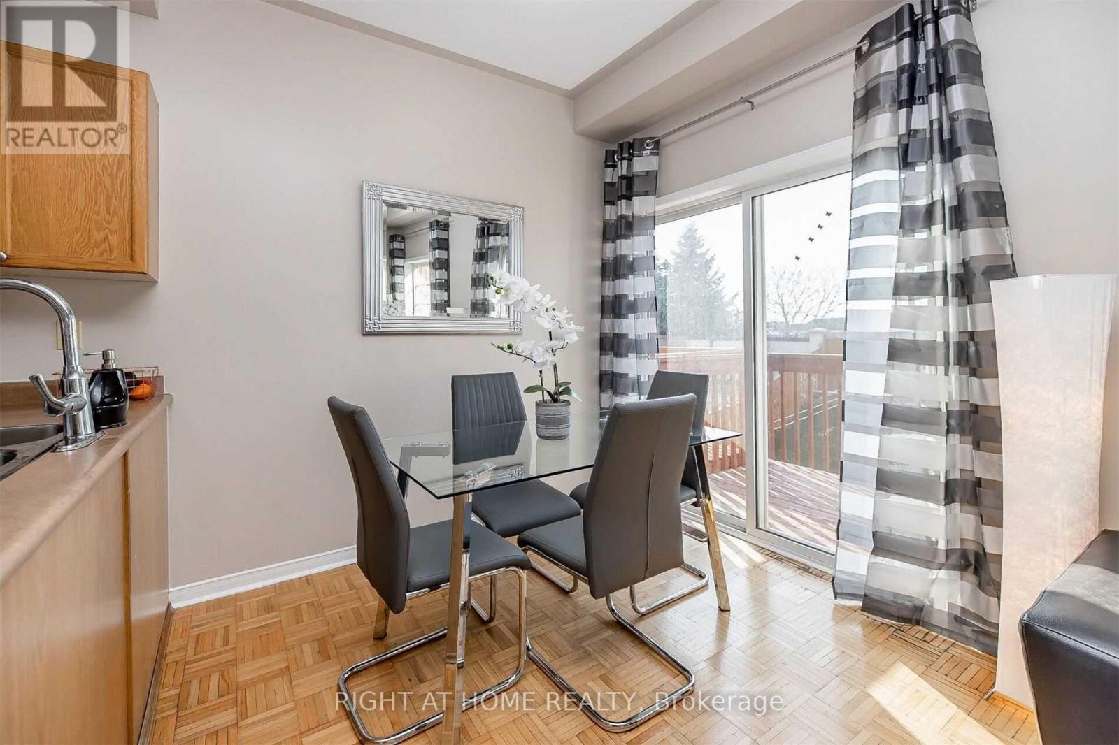 48 Pennyroyal Crescent, Brampton, Ontario  L6S 6J7 - Photo 5 - W12567734