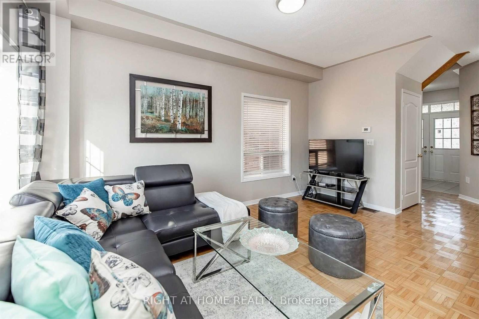 48 Pennyroyal Crescent, Brampton, Ontario  L6S 6J7 - Photo 8 - W12567734