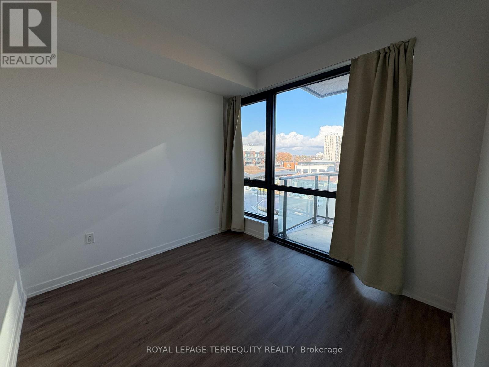 313 - 251 Masonry Way, Mississauga, Ontario  L5H 0B3 - Photo 10 - W12567770