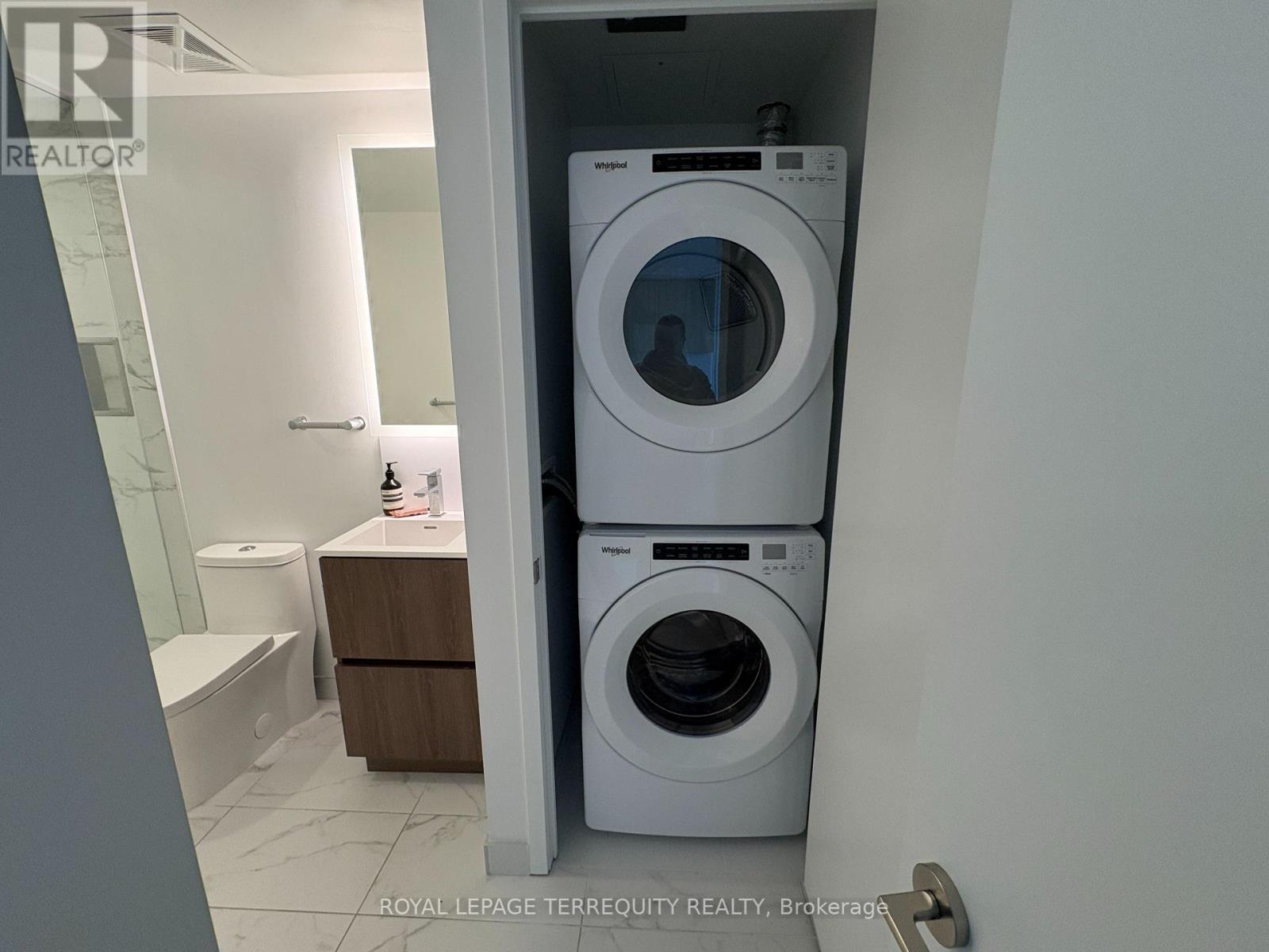 313 - 251 Masonry Way, Mississauga, Ontario  L5H 0B3 - Photo 12 - W12567770