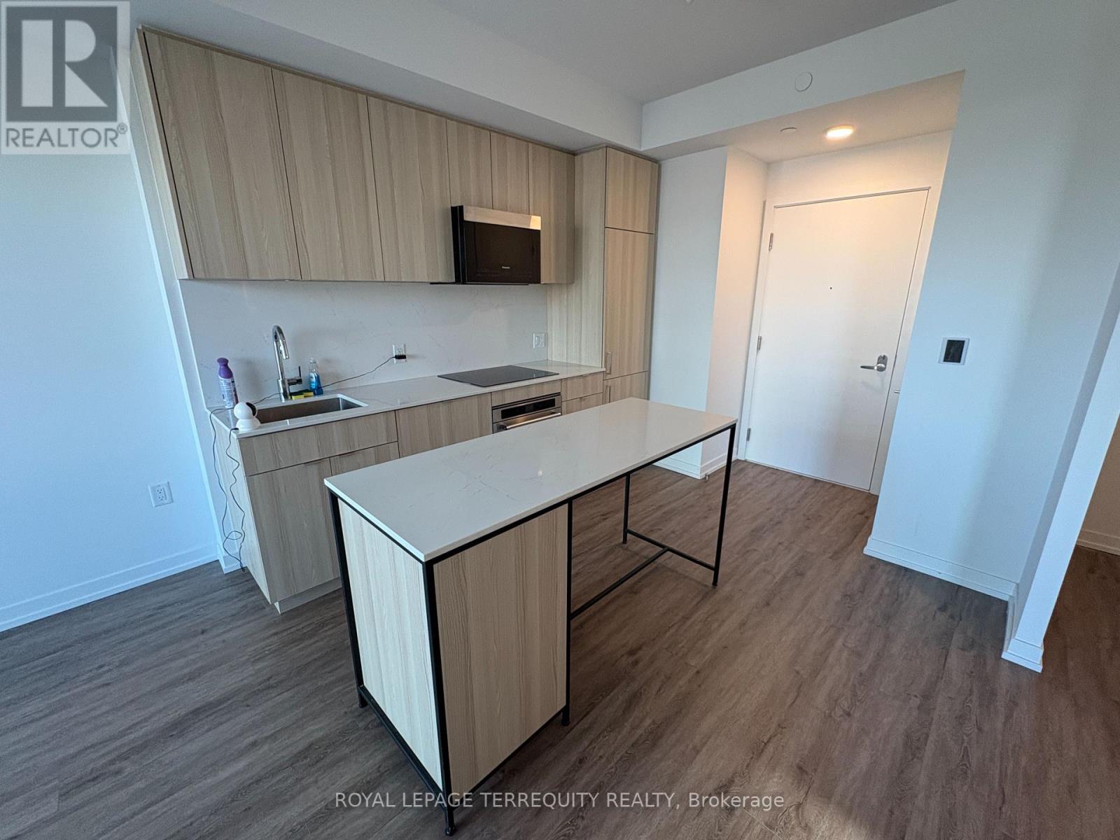 313 - 251 Masonry Way, Mississauga, Ontario  L5H 0B3 - Photo 7 - W12567770