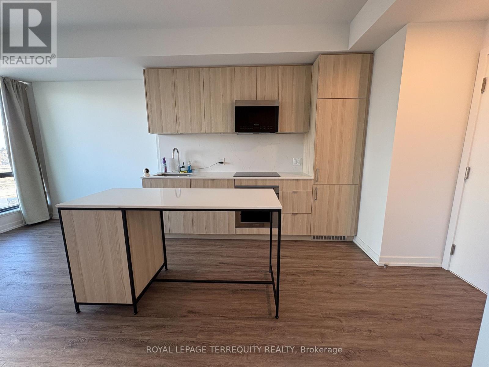 313 - 251 Masonry Way, Mississauga, Ontario  L5H 0B3 - Photo 8 - W12567770