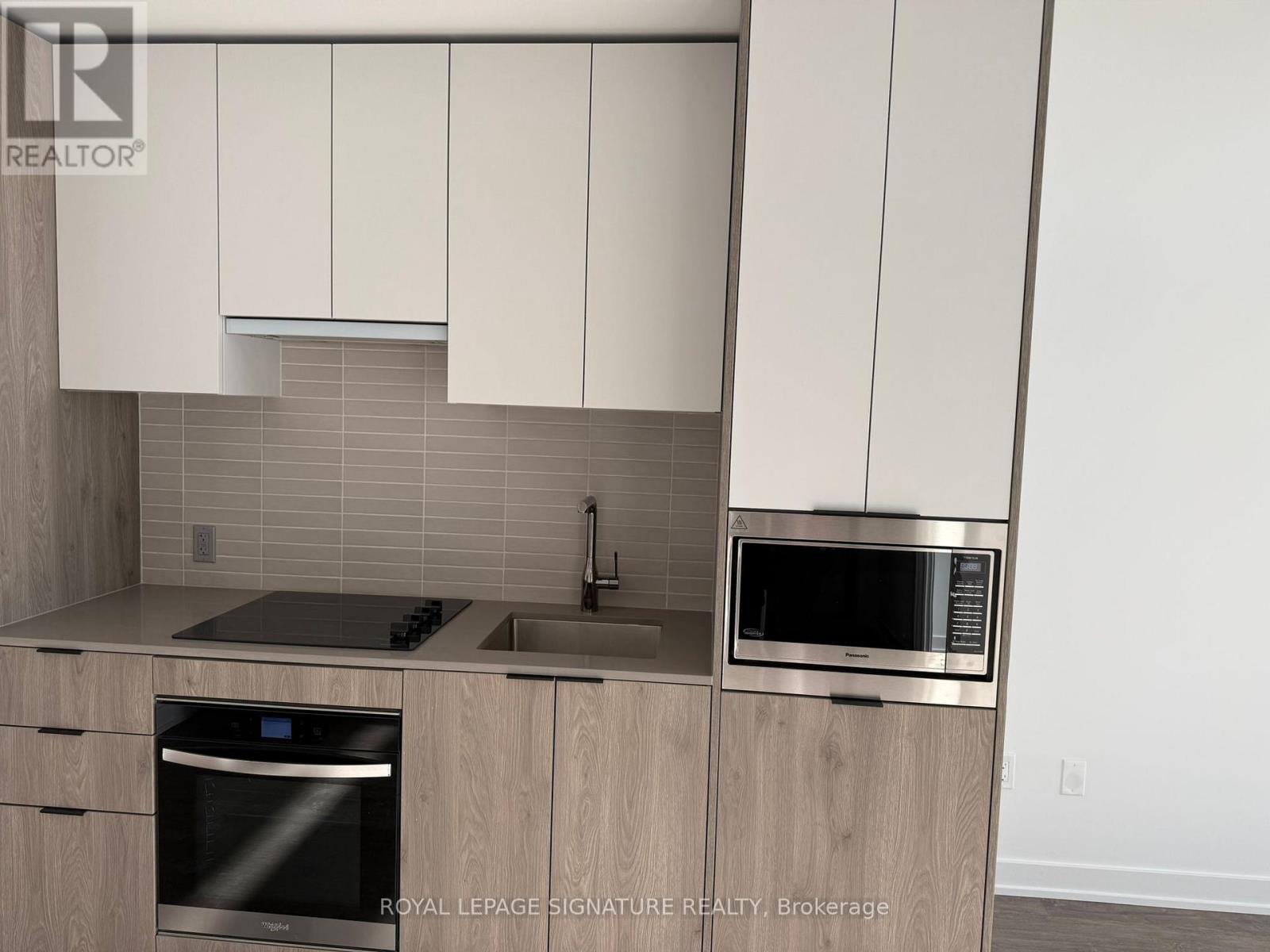 917 - 1007 The Queensway, Toronto, Ontario  M8Z 6C7 - Photo 4 - W12567774