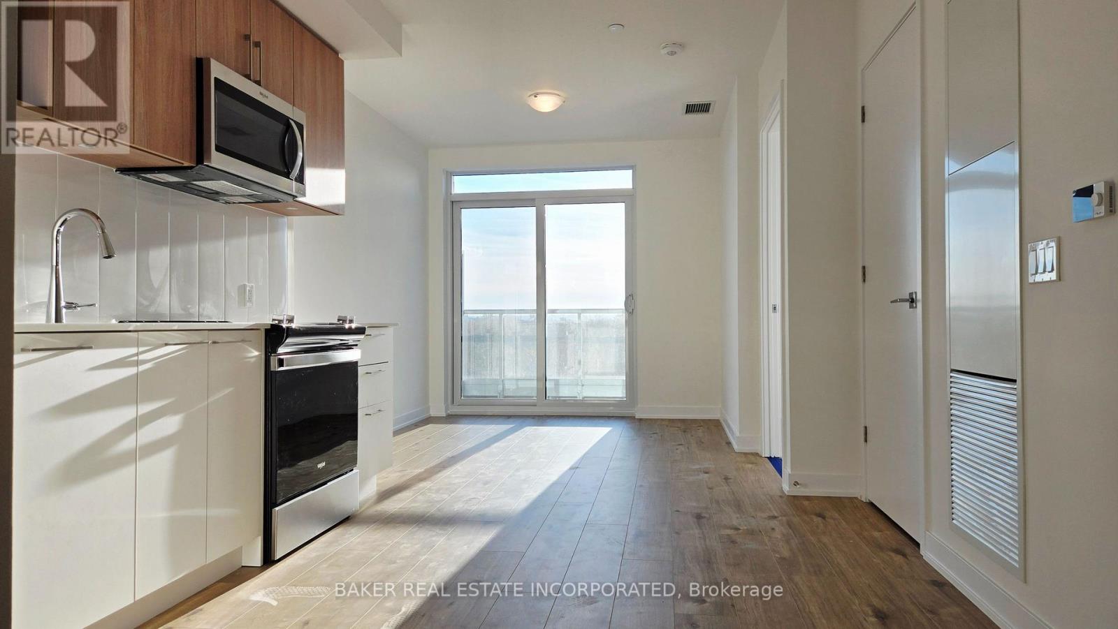 622 - 500 Plains Road E, Burlington, Ontario  L7T 2E1 - Photo 3 - W12546296