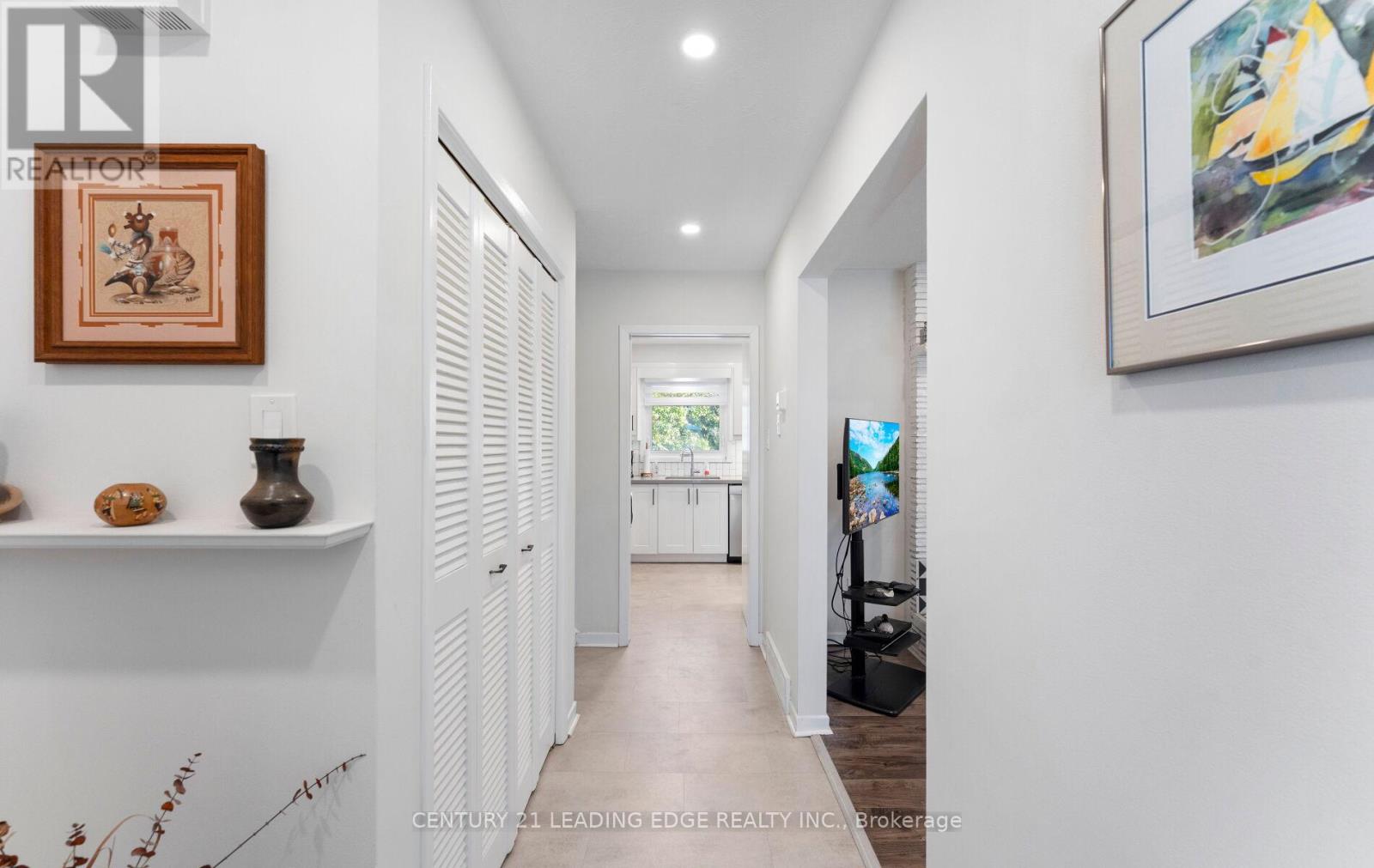 45 Bayview Drive, Barrie, Ontario  L4N 3N8 - Photo 4 - S12545480