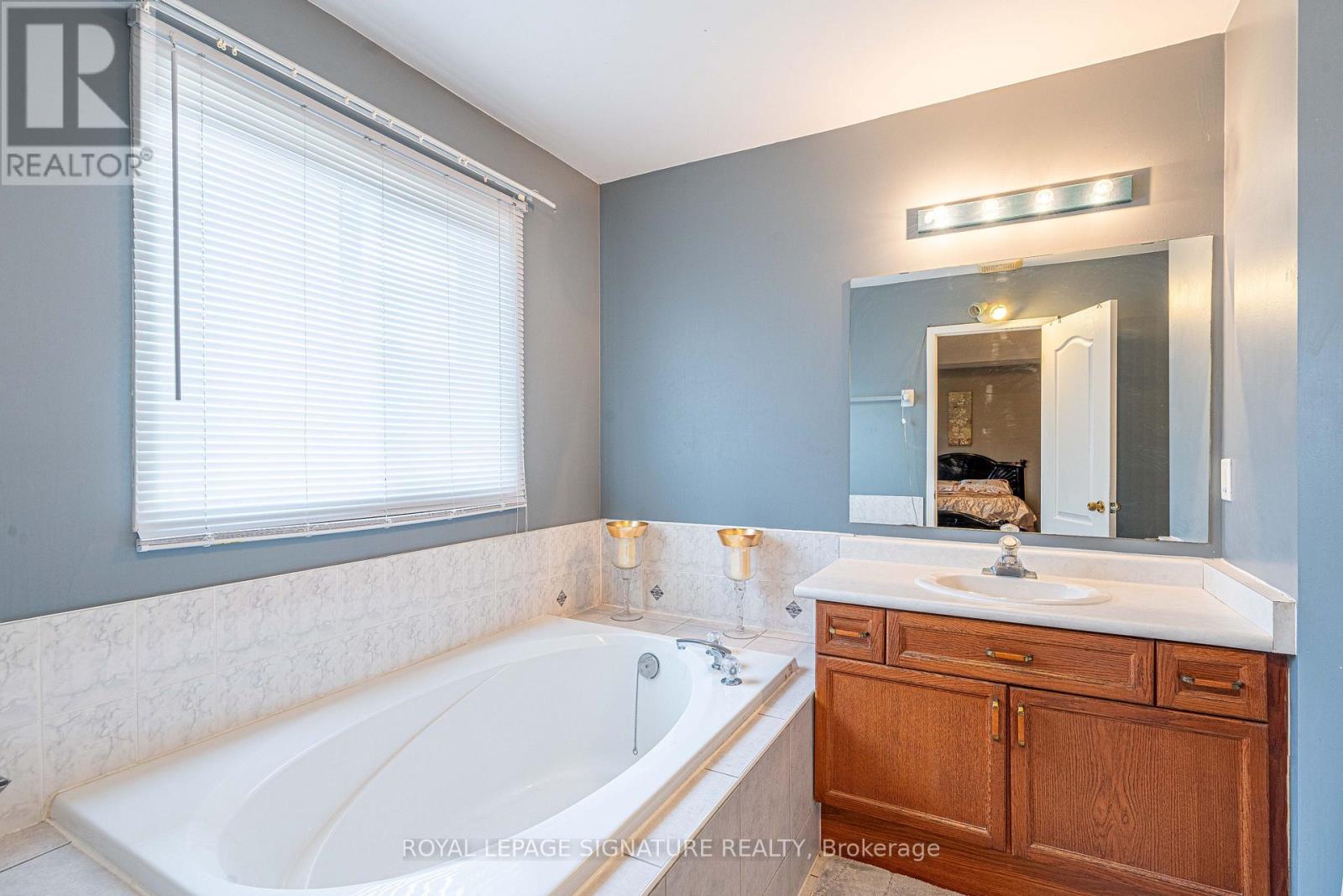 1082 Galesway Boulevard, Mississauga, Ontario  L5V 2T6 - Photo 20 - W12558794