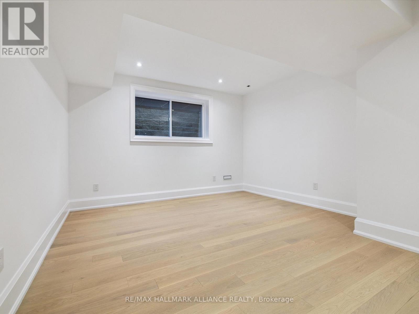 2074 Seabrook Drive, Oakville, Ontario  L6L 2T9 - Photo 39 - W12567094