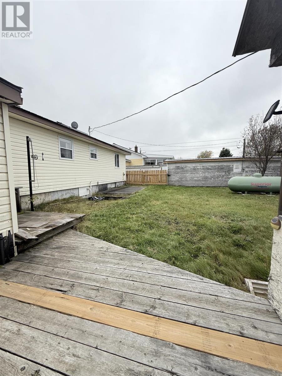 6 Rue Des Pins, Dubreuilville, Ontario  P0S 1G0 - Photo 11 - SM253019