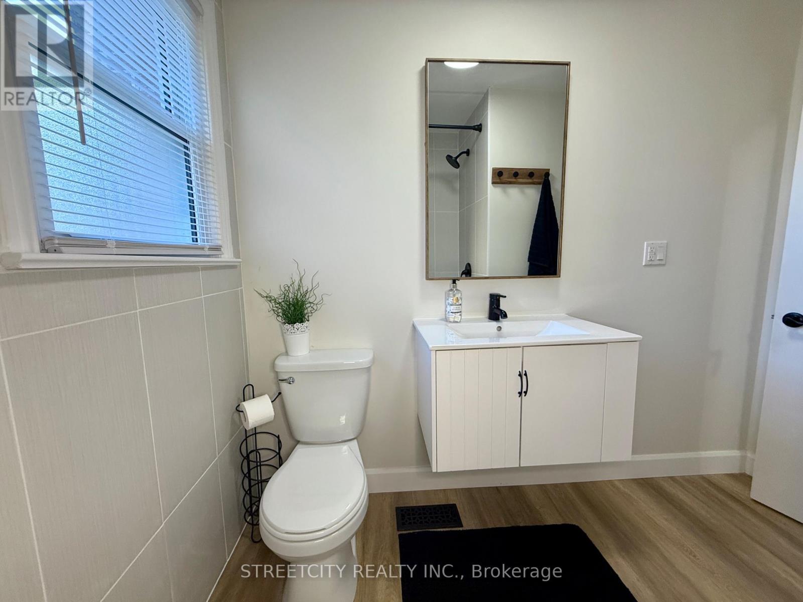 914 Hagle Street, Sarnia, Ontario  N7V 4A7 - Photo 10 - X12567908