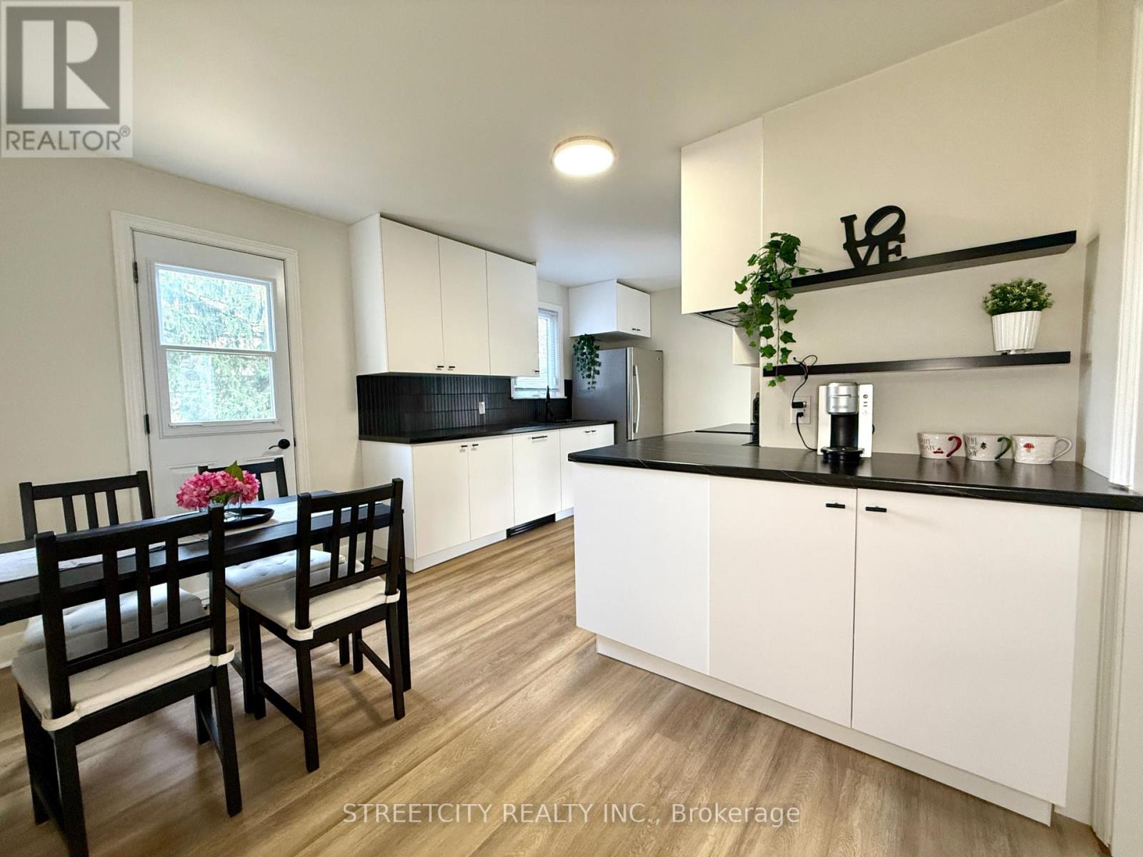 914 Hagle Street, Sarnia, Ontario  N7V 4A7 - Photo 5 - X12567908