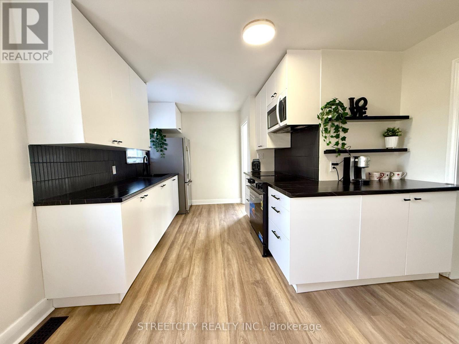 914 Hagle Street, Sarnia, Ontario  N7V 4A7 - Photo 6 - X12567908