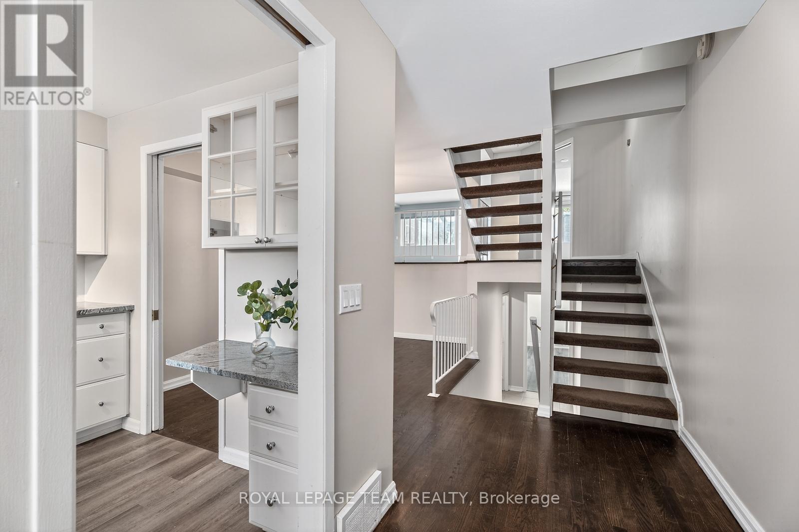 10 - 290 Cathcart Street, Ottawa, Ontario  K1N 5C4 - Photo 5 - X12567796