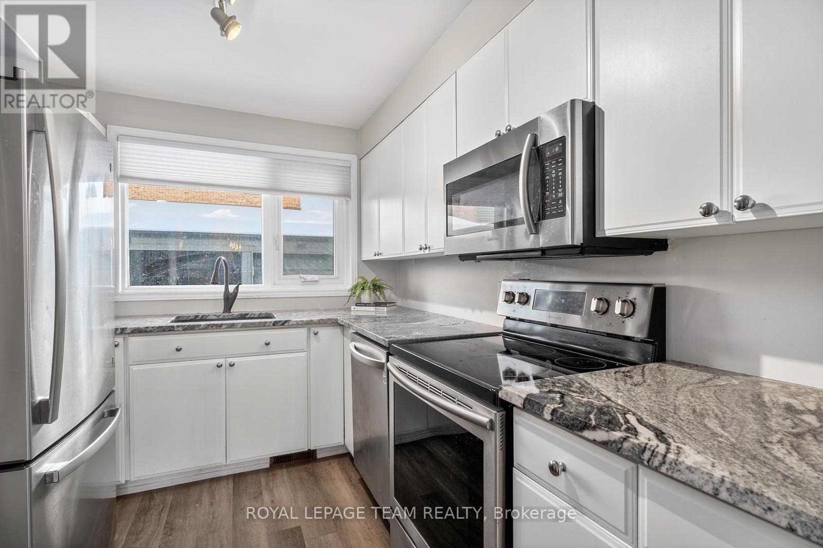 10 - 290 Cathcart Street, Ottawa, Ontario  K1N 5C4 - Photo 6 - X12567796