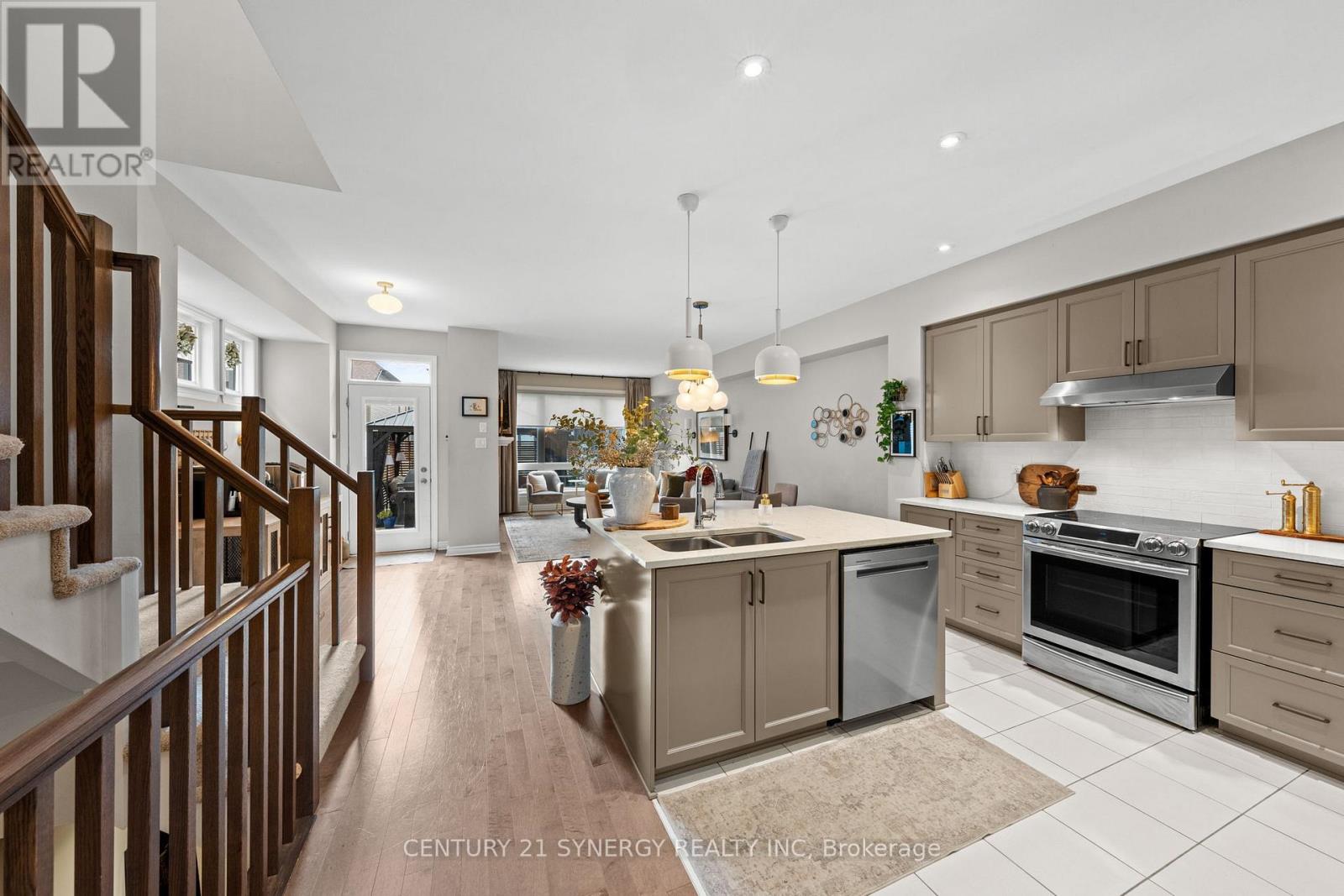 708 Guardian Grove, Ottawa, Ontario  K1X 0B3 - Photo 5 - X12567808