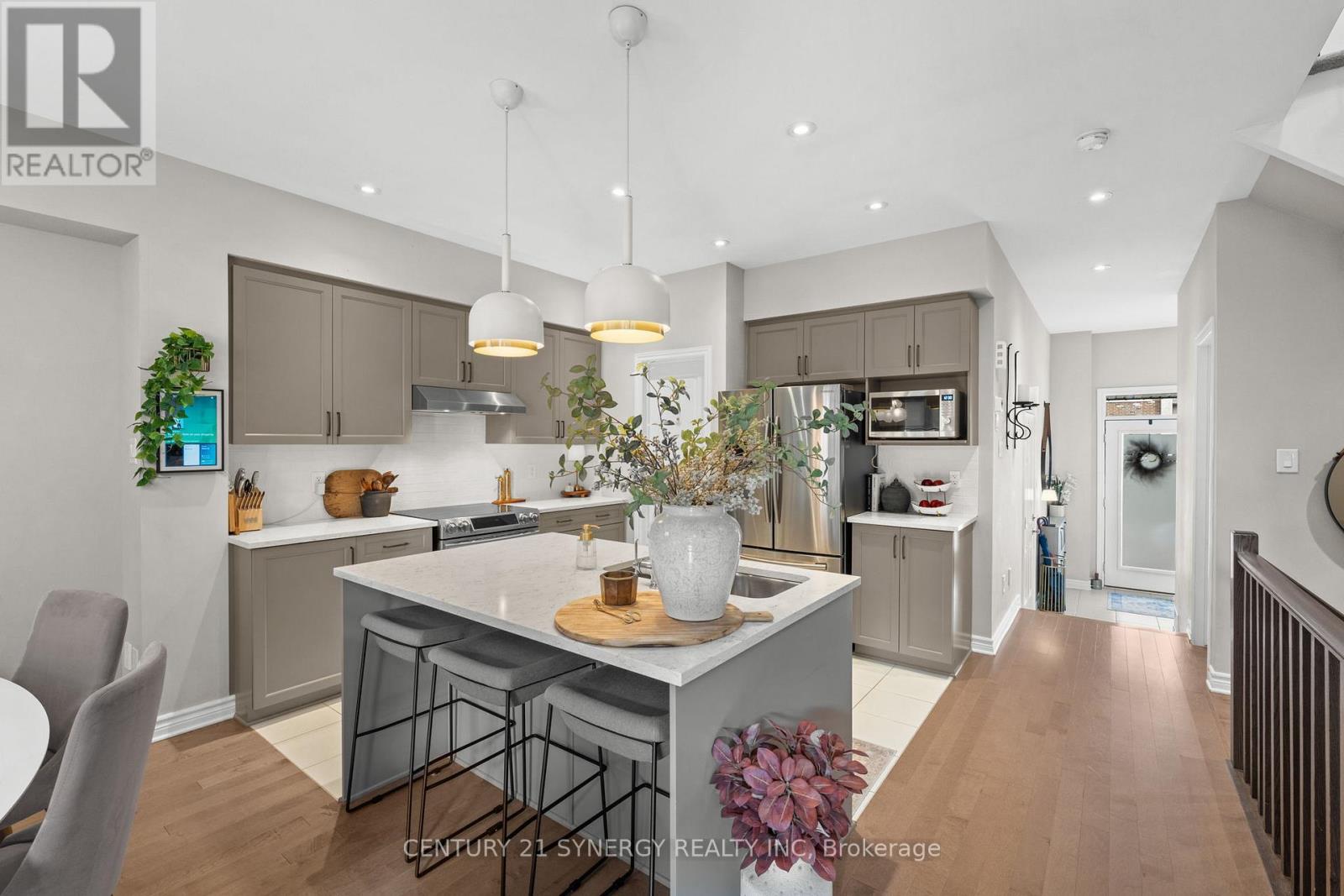 708 Guardian Grove, Ottawa, Ontario  K1X 0B3 - Photo 6 - X12567808