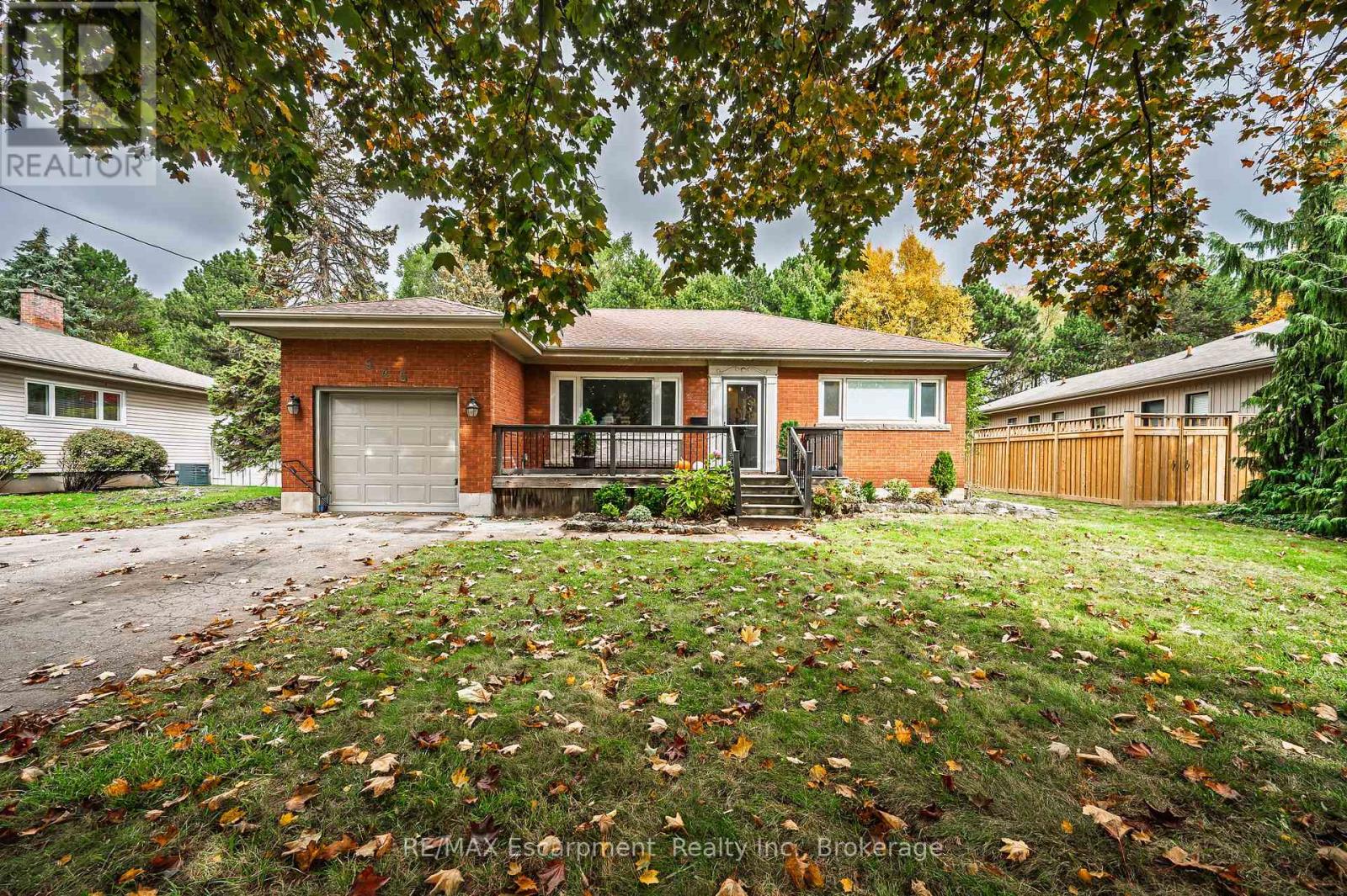 945 CLOVERLEAF DRIVE, Burlington, Ontario