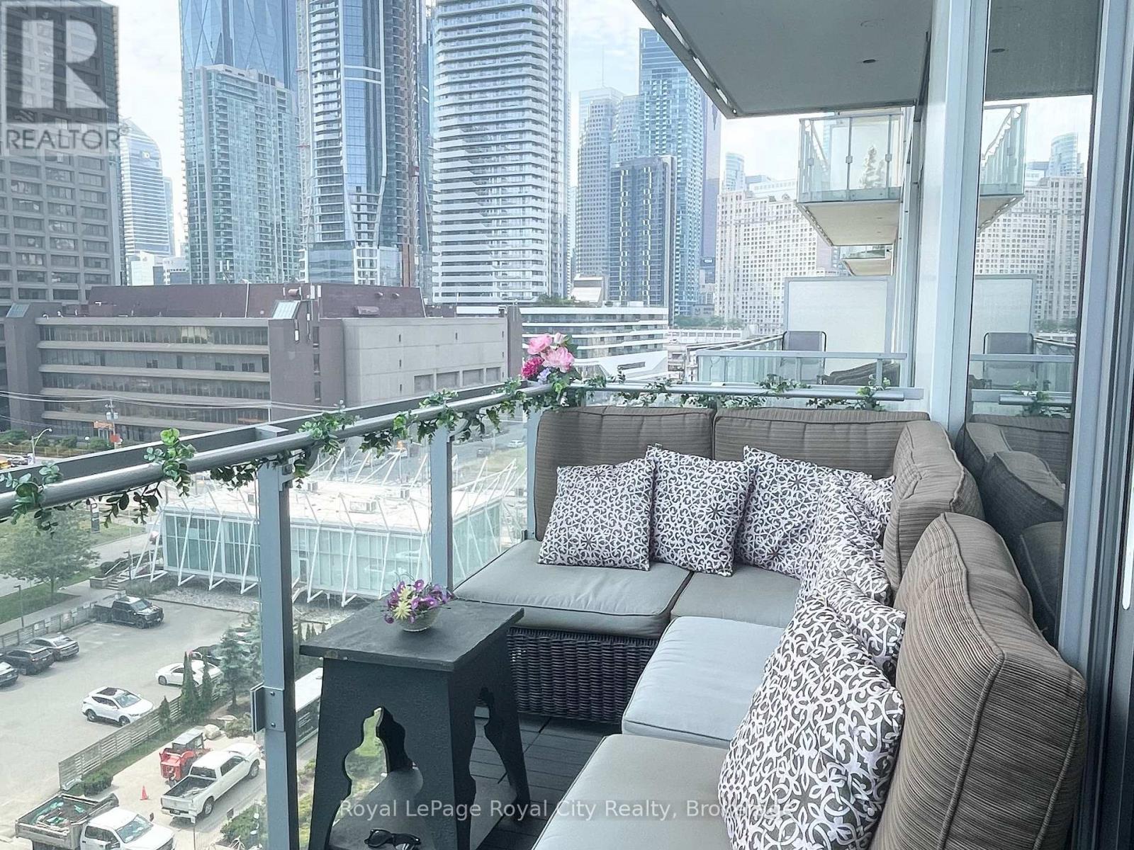 830 - 39 Queens Quay E, Toronto, Ontario  M5E 0A5 - Photo 2 - C12567874