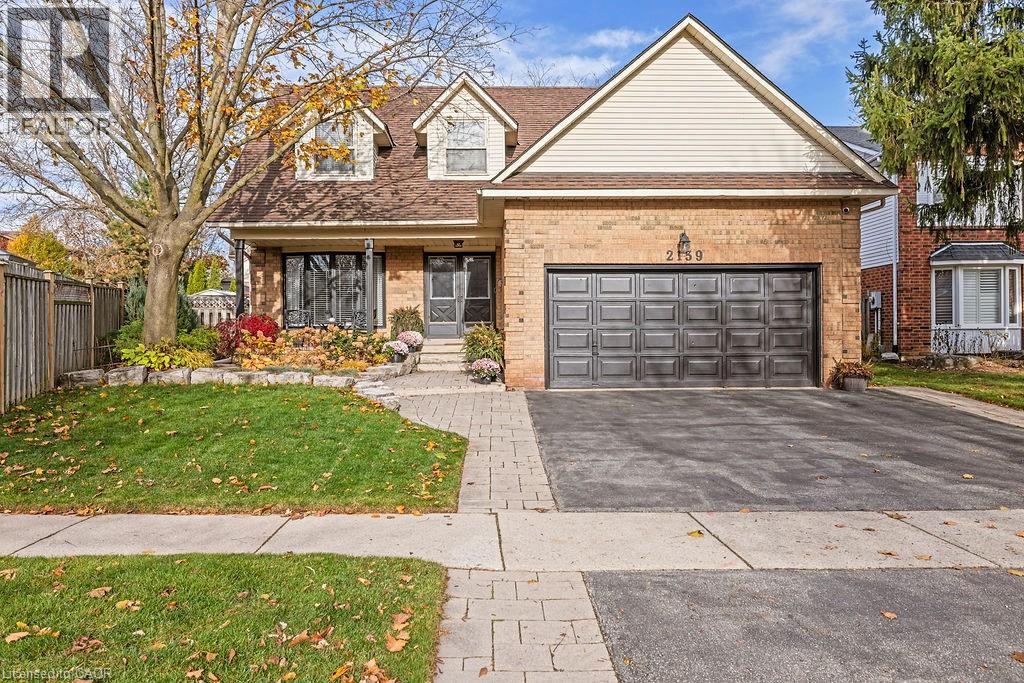 2139 DEERWOOD Drive, Burlington, Ontario