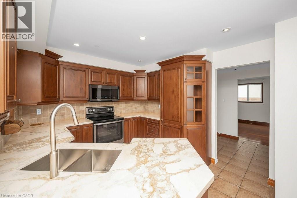 2523 Waterford Street, Oakville, Ontario  L6L 5E5 - Photo 9 - 40789792