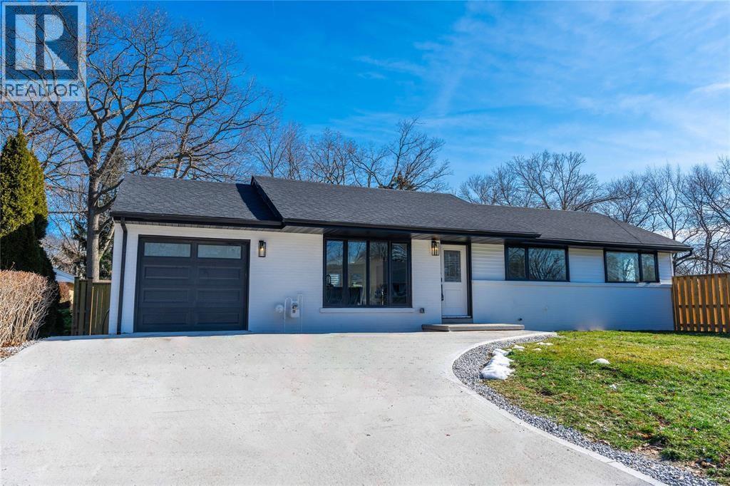 1566 Howston Avenue, Sarnia, Ontario  N7V 3Y9 - Photo 1 - 25029363