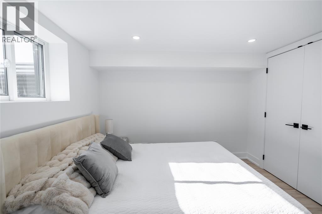 1566 Howston Avenue, Sarnia, Ontario  N7V 3Y9 - Photo 9 - 25029363