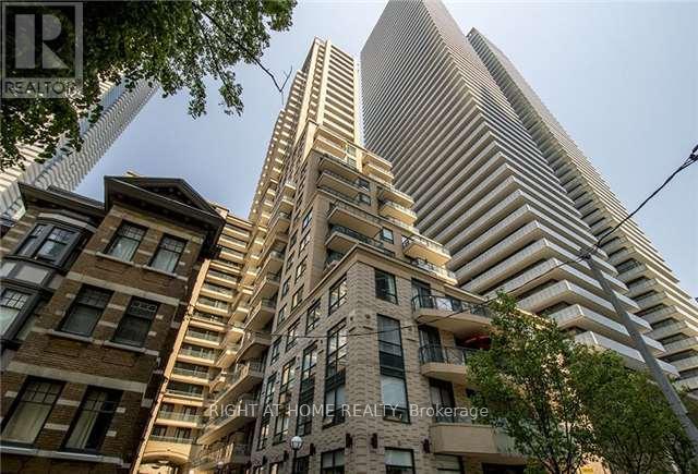 1606 - 35 HAYDEN STREET, Toronto, Ontario