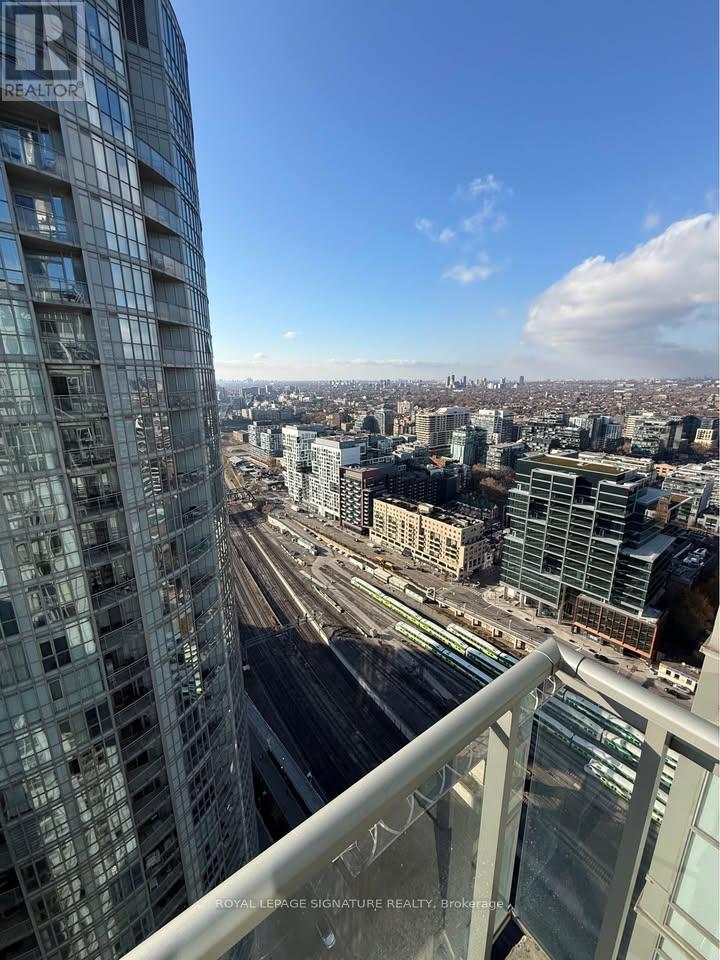 Ph11 - 15 Iceboat Terrace, Toronto, Ontario  M5V 4A5 - Photo 14 - C12567898