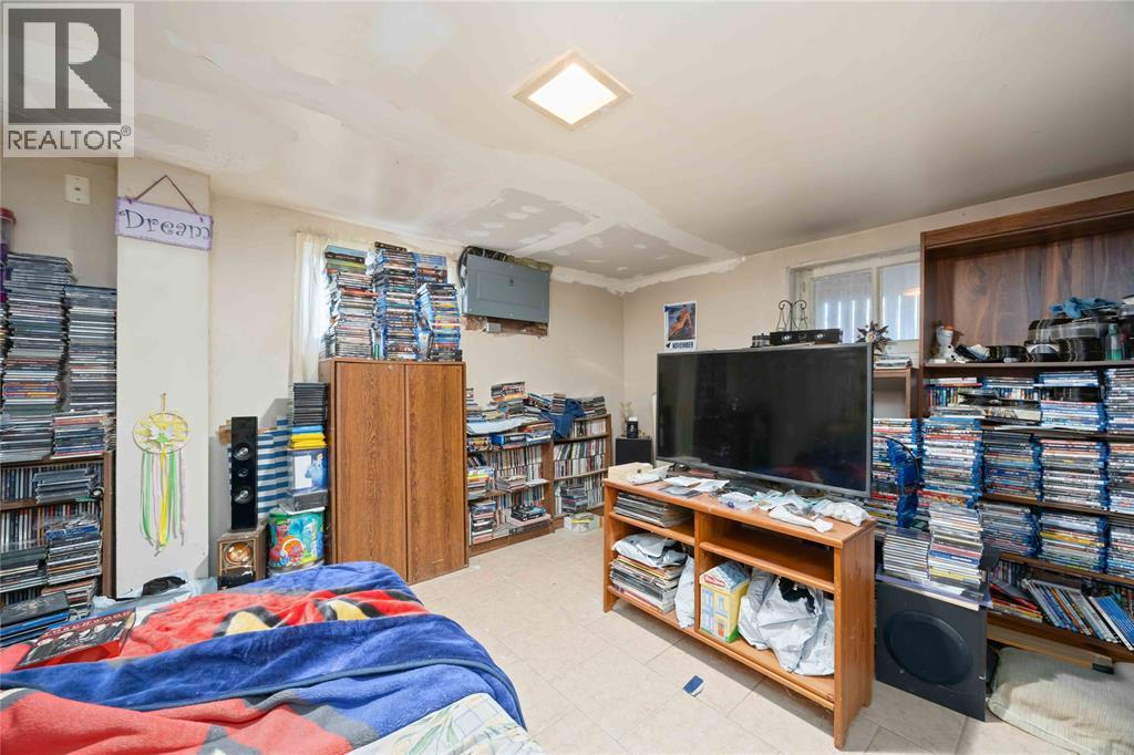 176 Christina Street South, Sarnia, Ontario  N7T 2N1 - Photo 15 - 25029362