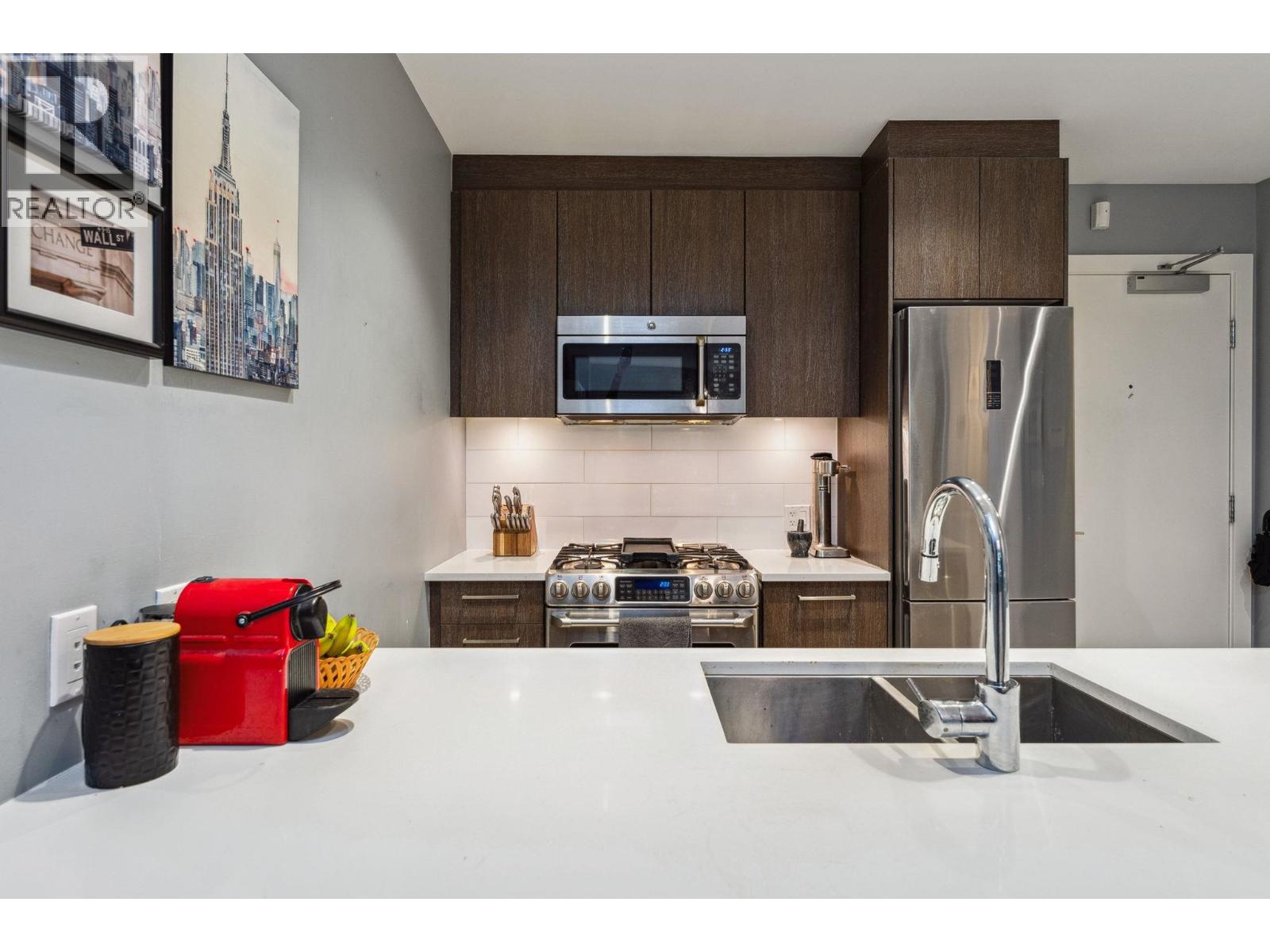 002 9060 University Crescent, Burnaby, British Columbia  V5A 0E1 - Photo 6 - R3051434