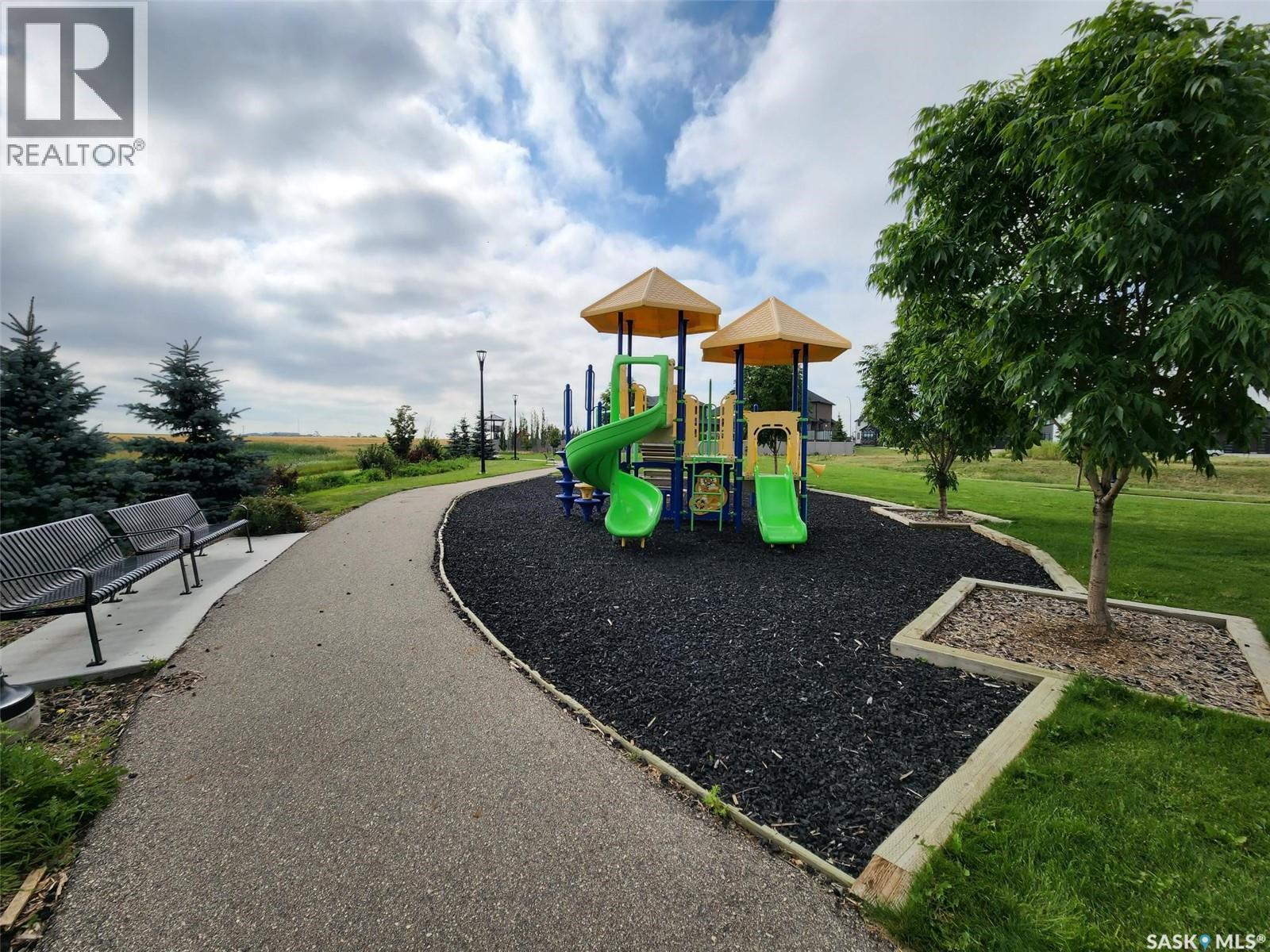 14 Beggs Place, Weyburn, Saskatchewan  S4H 3C1 - Photo 2 - SK024526