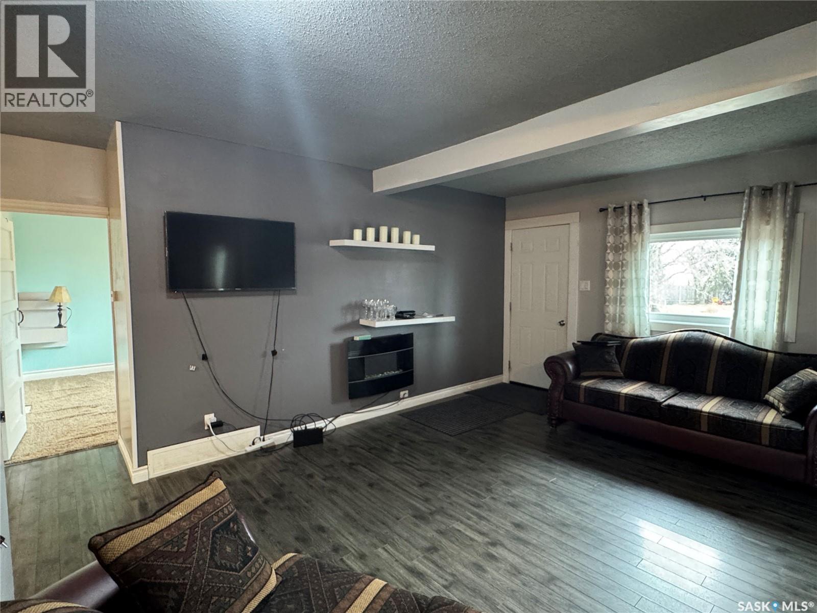 213 3rd Avenue W, Biggar, Saskatchewan  S0K 0M0 - Photo 4 - SK024440