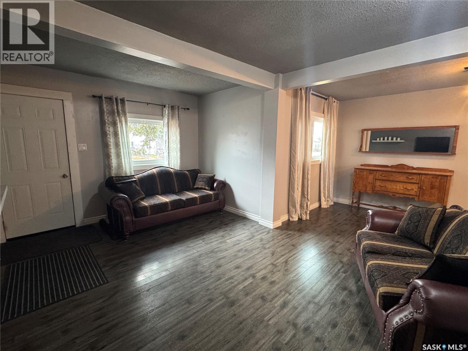 213 3rd Avenue W, Biggar, Saskatchewan  S0K 0M0 - Photo 5 - SK024440