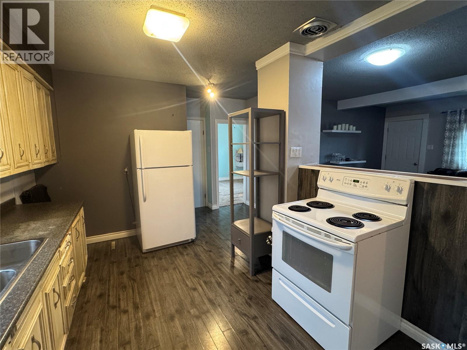 213 3rd Avenue W, Biggar, Saskatchewan  S0K 0M0 - Photo 8 - SK024440