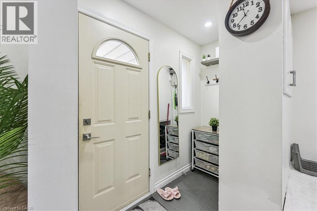 107 Deschene Avenue, Hamilton, Ontario  L9A 3J9 - Photo 3 - 40788084