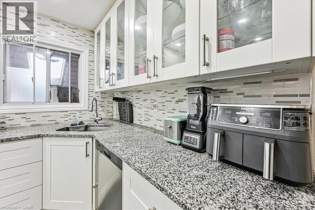 107 Deschene Avenue, Hamilton, Ontario  L9A 3J9 - Photo 9 - 40788084