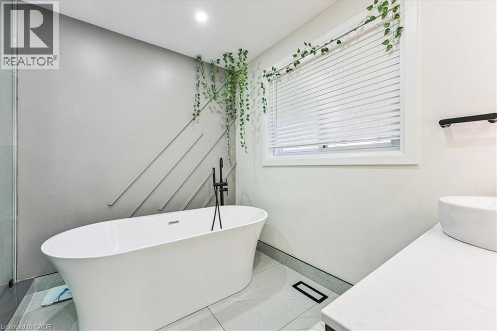 107 Deschene Avenue, Hamilton, Ontario  L9A 3J9 - Photo 19 - 40788084