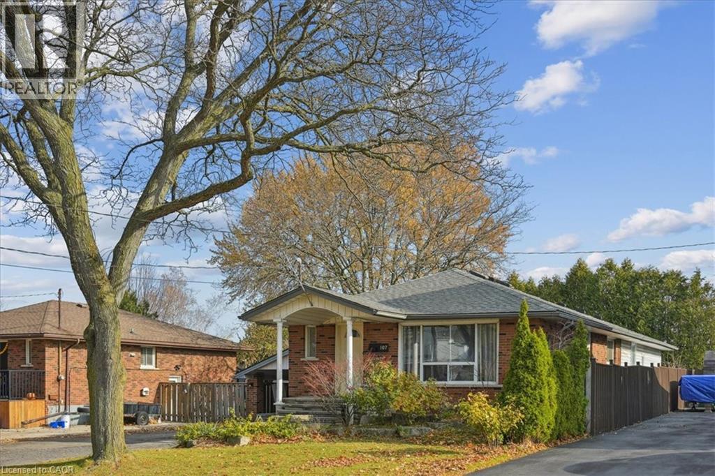 107 Deschene Avenue, Hamilton, Ontario  L9A 3J9 - Photo 2 - 40788084