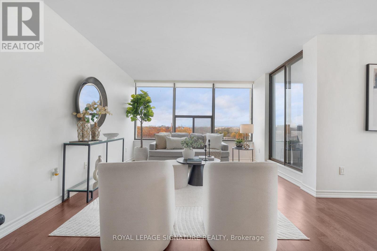 911 - 100 Quebec Avenue E, Toronto, Ontario  M6P 4B8 - Photo 12 - W12556732