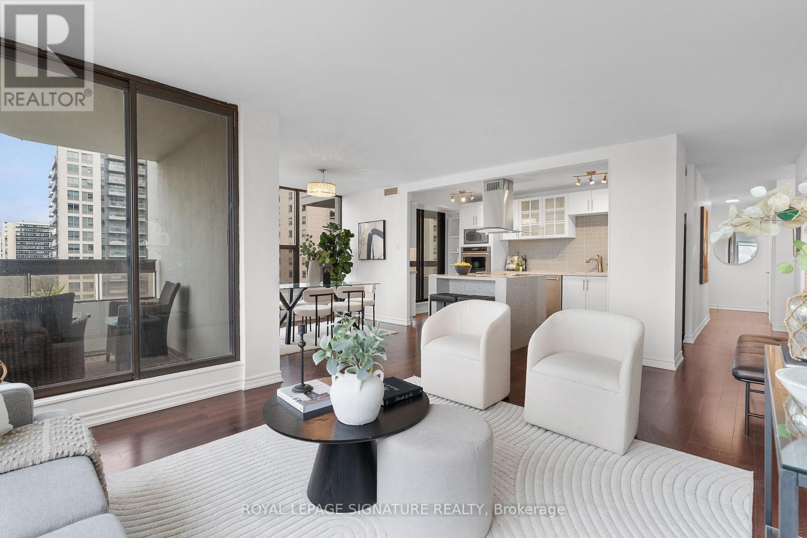 911 - 100 Quebec Avenue E, Toronto, Ontario  M6P 4B8 - Photo 13 - W12556732