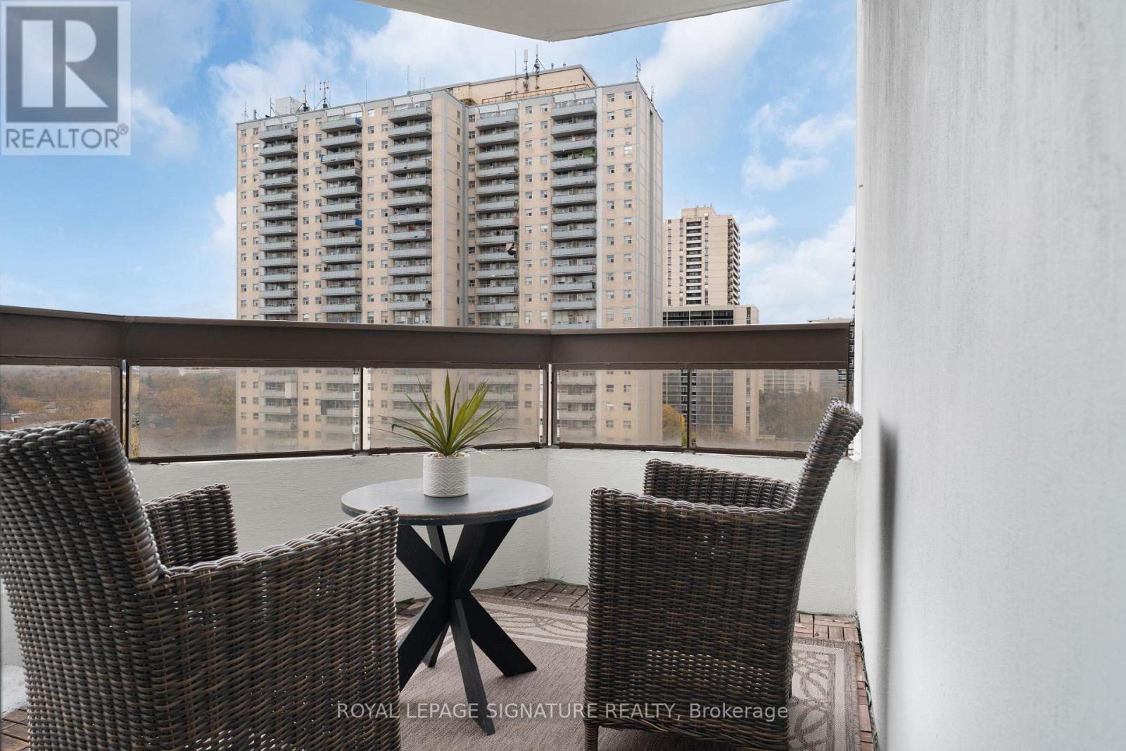 911 - 100 Quebec Avenue E, Toronto, Ontario  M6P 4B8 - Photo 24 - W12556732