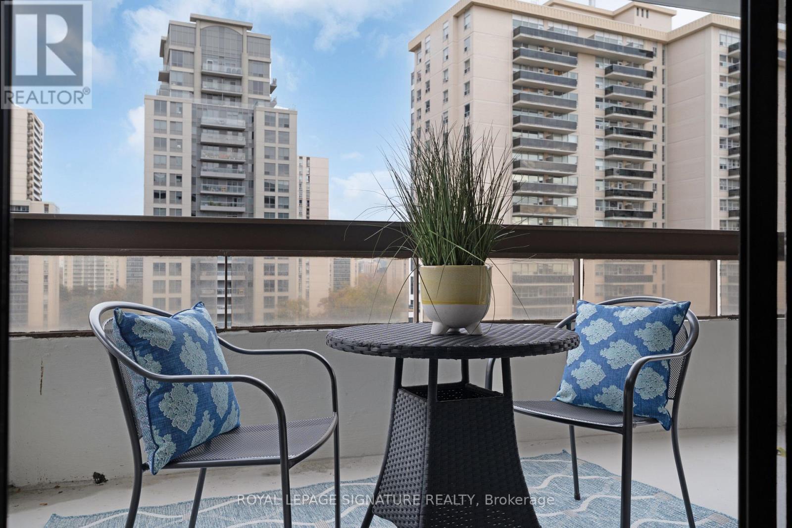 911 - 100 Quebec Avenue E, Toronto, Ontario  M6P 4B8 - Photo 28 - W12556732