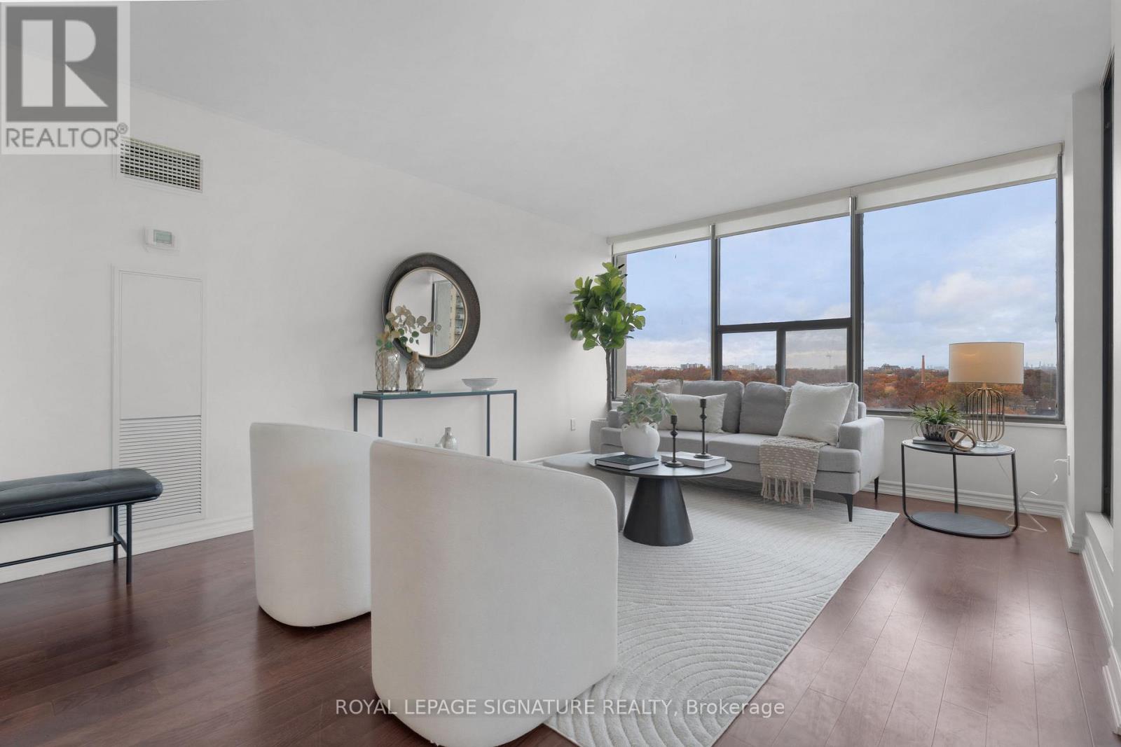 911 - 100 Quebec Avenue E, Toronto, Ontario  M6P 4B8 - Photo 11 - W12556732